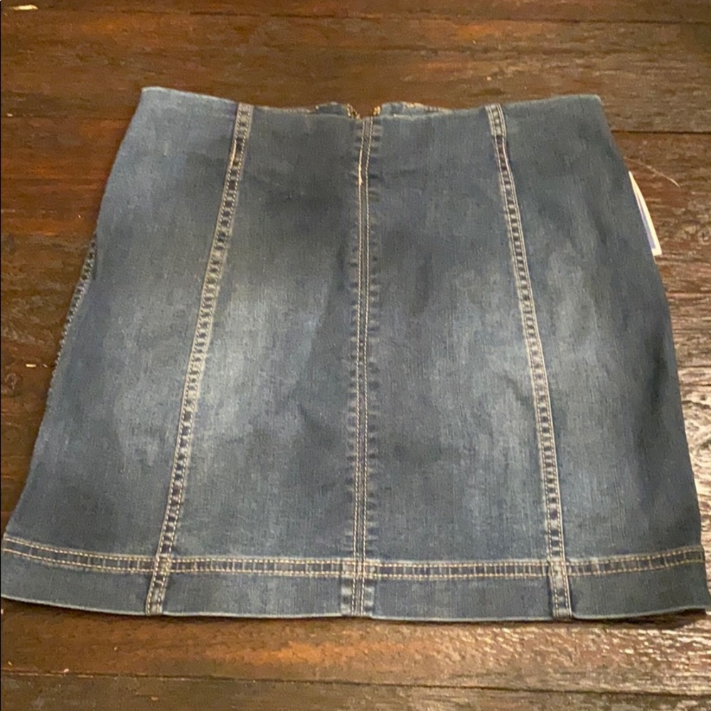 Jolt Jean skirt, 3/26